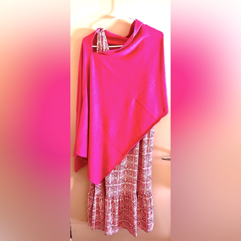 Lovely Silk and Cashmere pink shawl scarf type accessory.